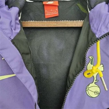 21-22 Tottenham Hotspur purple-black windbreaker