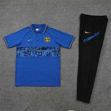 Polo azul elegante del Barcelona