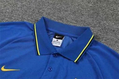 Polo azul elegante del Barcelona