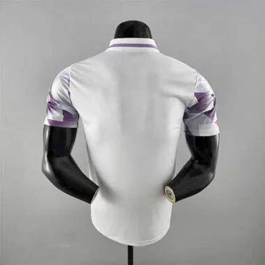 22-23 Real Madrid POLO morado y blanco