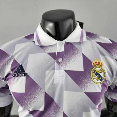 22-23 Real Madrid POLO morado y blanco