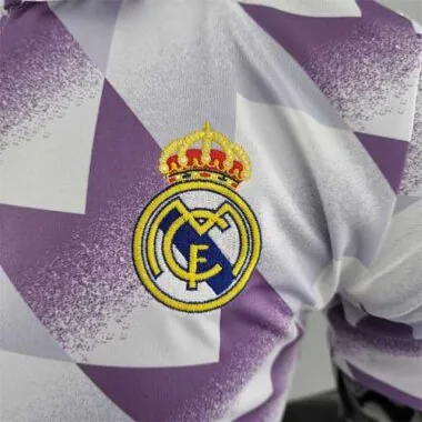 22-23 Real Madrid POLO morado y blanco