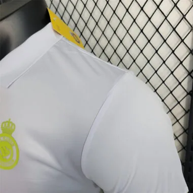 23-24 Polo blanco del Al-Nassr de Arabia Saudí