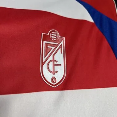24-25 Camiseta local del Granada Equipaciones de fútbol Fútbol