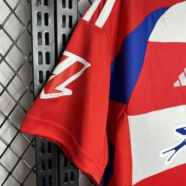24-25 Camiseta local del Granada Equipaciones de fútbol Fútbol