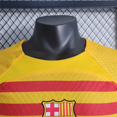 22-23 Barcelona fourth away player version