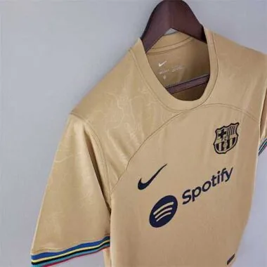 22-23 Barcelona away | 4