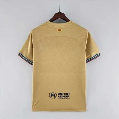 22-23 Barcelona away | 4