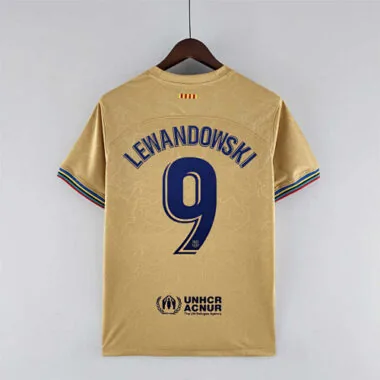 22-23 Barcelona away | 4