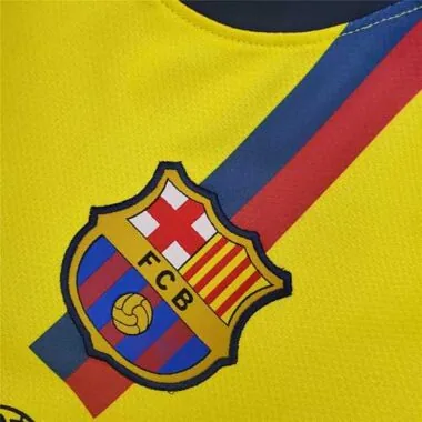 08-09 Barcelona away