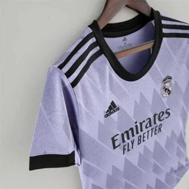 22-23 Real Madrid away woman