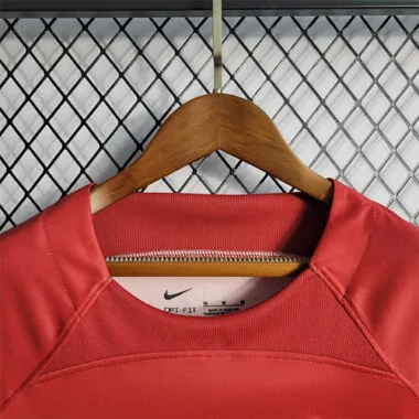 2022 Portugal weoman home