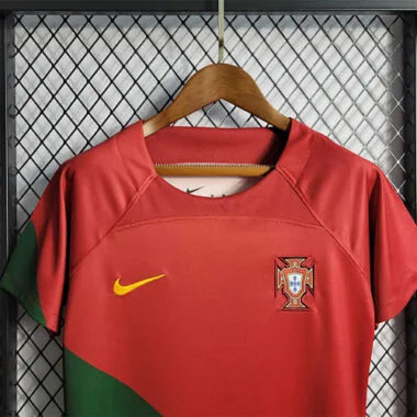 2022 Portugal weoman home