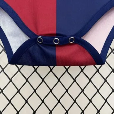 24-25 Barcelona - Equipamento de bebé para jogar em casa - O melhor