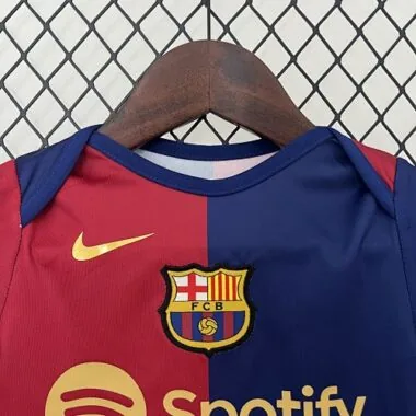 24-25 Barcelona - Equipamento de bebé para jogar em casa - O melhor