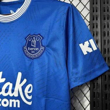 Equipamento de futebol do Everton para jogos em casa, temporadas 24-25