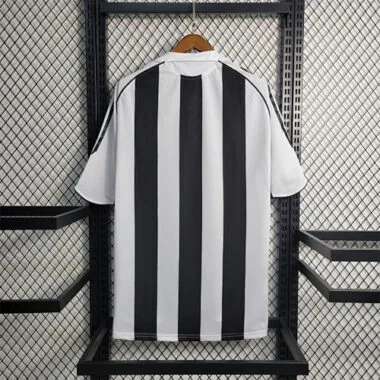 04-06 Newcastle home