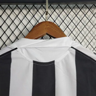 04-06 Newcastle home