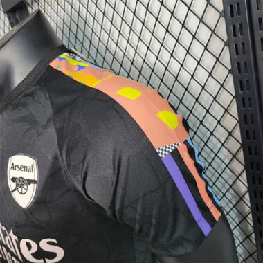 23-24 Arsenal co-branded player version