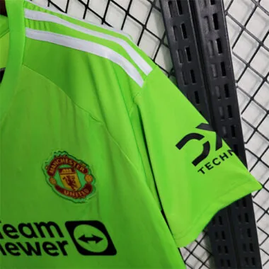 23-24 Manchester United goalkeeper green size S-XXL Soccer Jersey