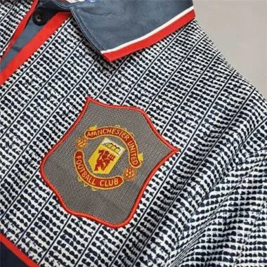94-96 Manchester United away | 4