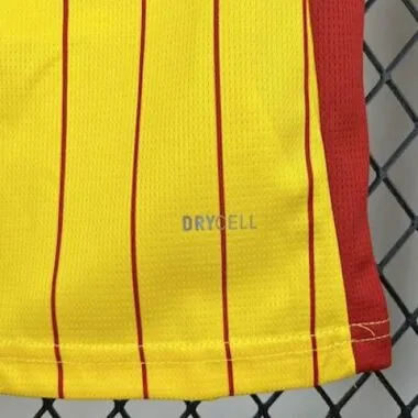 25-26 RC Lens: Equipaciones infantiles para casa, ropa juvenil, alegría