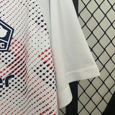 Camiseta de visitante del Lille 24-25. Equipaciones de fútbol.