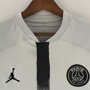 22-23 PSG away1684405160000