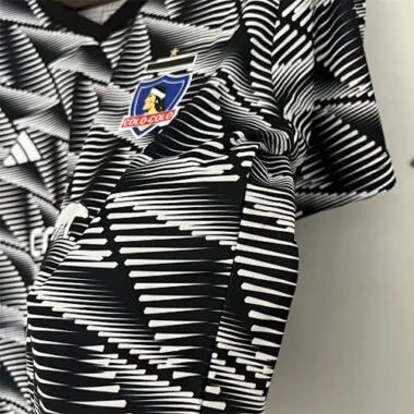 23-24 woman Colo-Colo fourth away