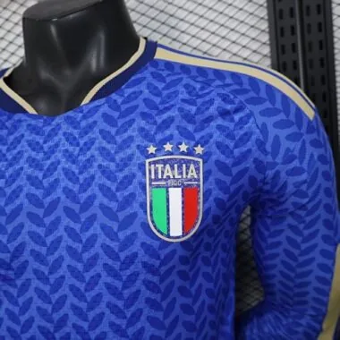 Maglia della Nazionale italiana per i Mondiali 2026 - Divisa da casa a maniche lunghe - Versione giocatore - Maglietta da calcio