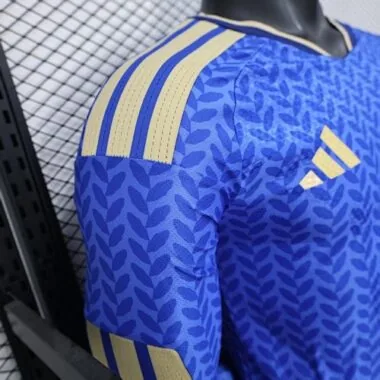 Maglia della Nazionale italiana per i Mondiali 2026 - Divisa da casa a maniche lunghe - Versione giocatore - Maglietta da calcio