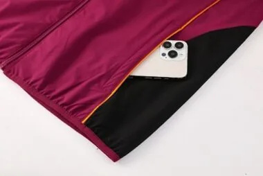 25-26 Gabardina roja romana Camiseta de fútbol