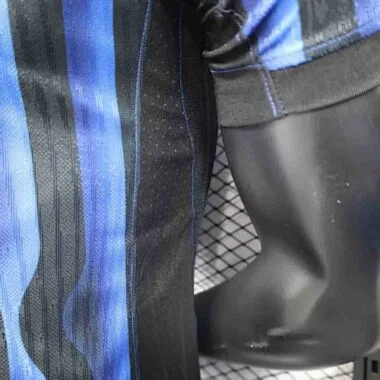 Equipamento de casa do Inter de Milão 2025-2026, versão de jogador, futebol