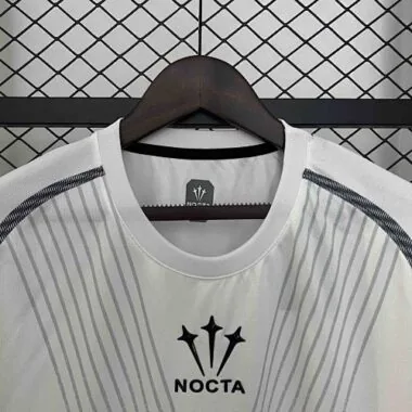 Equipación blanca de fútbol para el partido fuera de casa del 24-25 de Venecia