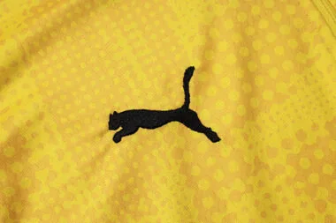 26-27 Casacos de fato de treino do Dortmund e camisolas de futebol