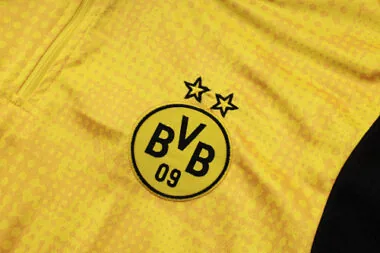26-27 Casacos de fato de treino do Dortmund e camisolas de futebol