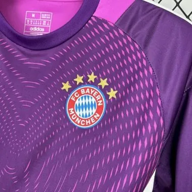 25-26 Bayern Goalkeeper Kit Soccer T-Shirt
