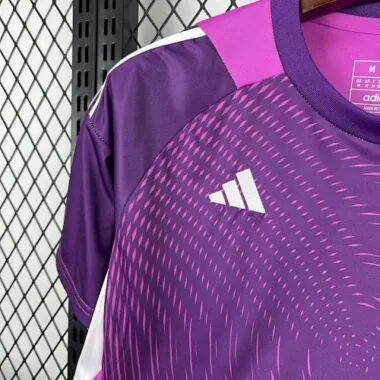 25-26 Bayern Goalkeeper Kit Soccer T-Shirt