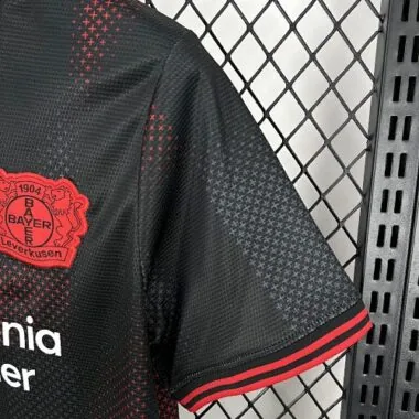 Equipamento de futebol do Bayer 04 Leverkusen para jogos em casa, 25-26