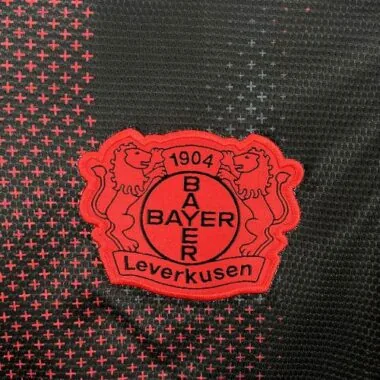 Equipamento de futebol do Bayer 04 Leverkusen para jogos em casa, 25-26