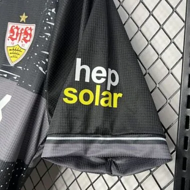 Equipamento de futebol preto n.º 3 do Stuttgart, 24-25