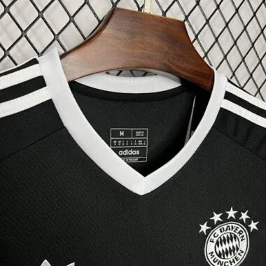 24-25 Bayern Munich Black GoalKeeper Shirt Soccer Uniforms Soccer