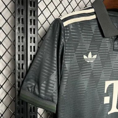 Camisola do Bayern de Munique para a Oktoberfest 24-25 - Equipamentos de futebol - Futebol