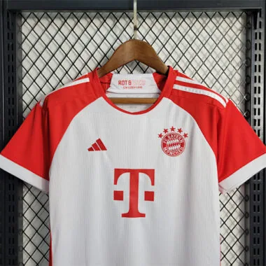 23-24 Bayern home kids kit