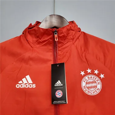 Cazadora roja del Bayern de Múnich, temporada 20-21