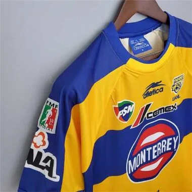 01-02 Camisetas de fútbol del Tigres UANL (equipo local, diseño retro)