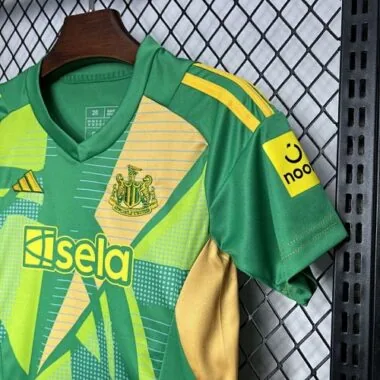 24-25 Newcastle First Goalkeeper Kid Kits Youth Apparels Football