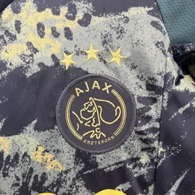Equipaciones infantiles para partidos fuera de casa del Ajax 24-25: ropa para jóvenes