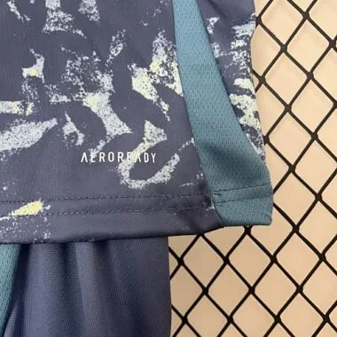 Equipaciones infantiles para partidos fuera de casa del Ajax 24-25: ropa para jóvenes