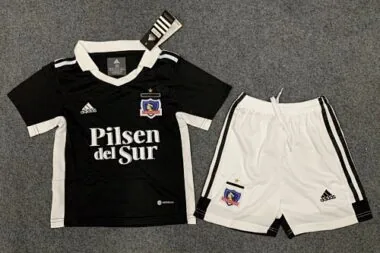 22-23 Colo-Colo away kids kit